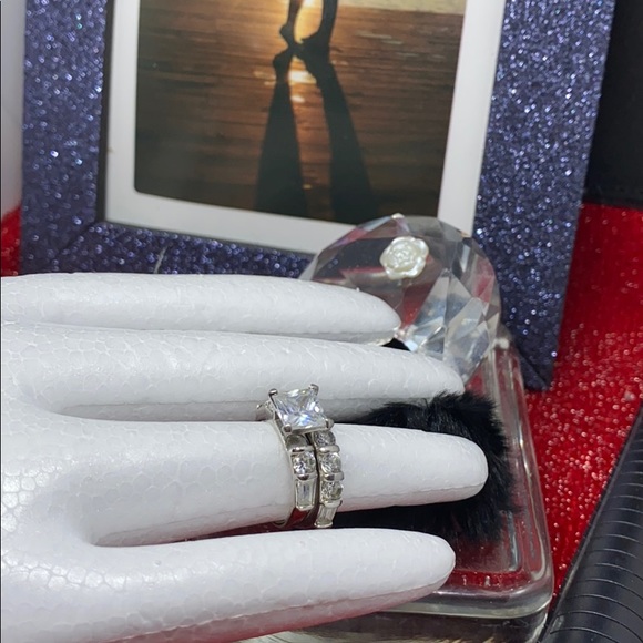 Princess cut 18k white Gold overlay She say yes !! 💎💋🍾rings - Picture 5 of 17